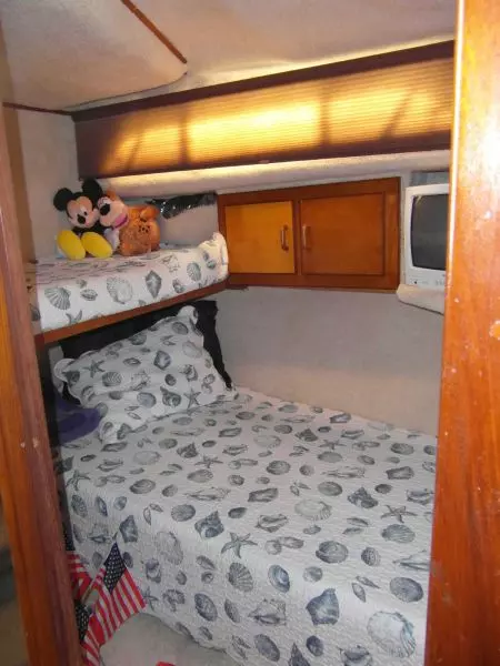 1995 Sportfish Portside Cabin