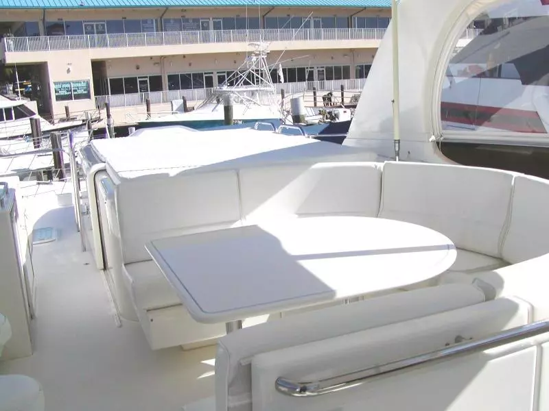 1996 Lazzara Yachts GRAND SALON