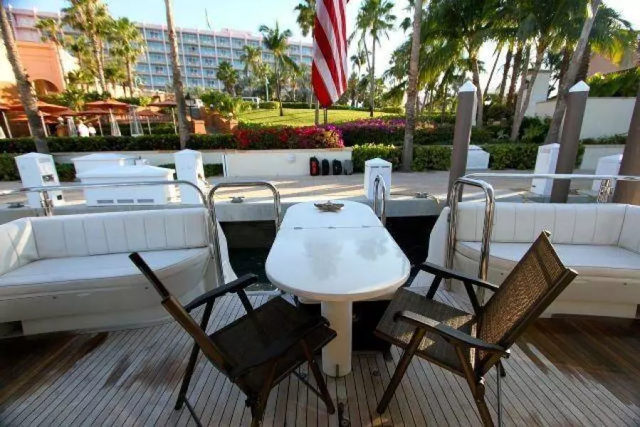 1996 Lazzara Yachts GRAND SALON